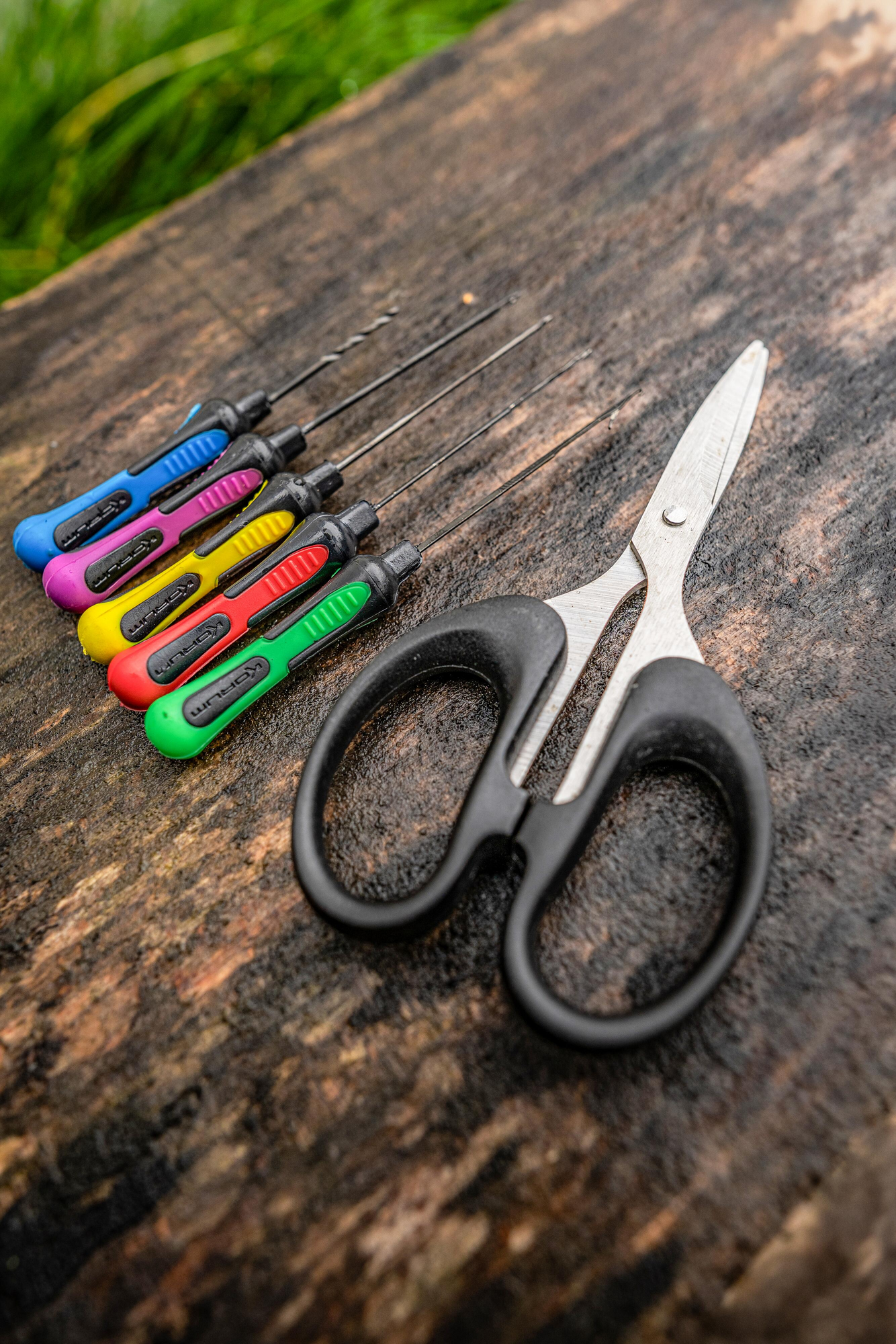 Baiting Tool & Scissor Set | Fish For Everything